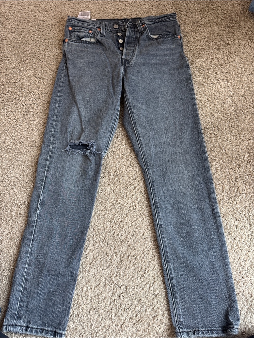 Levi's Women's Grey Button-Fly Straight Leg Jeans with Knee Rip